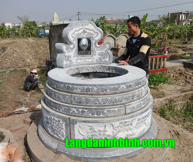 Mẫu mộ tròn bằng đá xanh