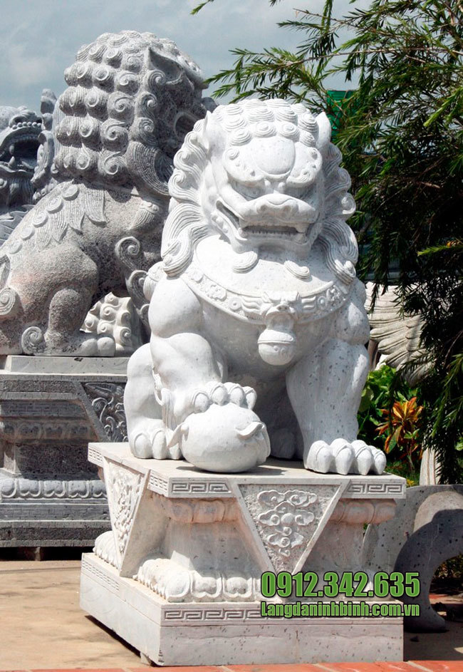 Nghê bằng đá