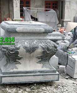 Chân cột đá vuông