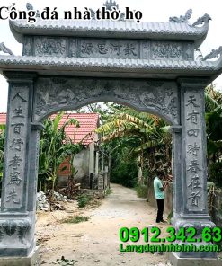 Cổng đá nhà thờ họ