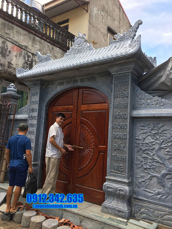 cổng nhà thờ tộc bằng đá xanh đẹp