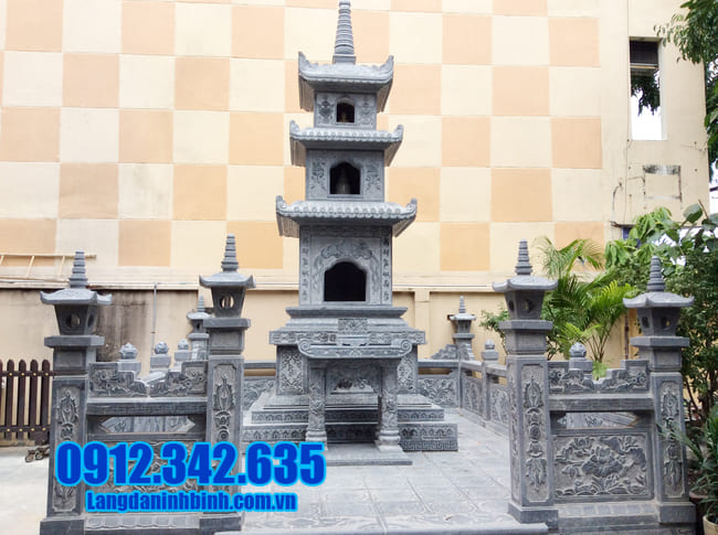 mộ tháp bằng đá tại Đà Nẵng