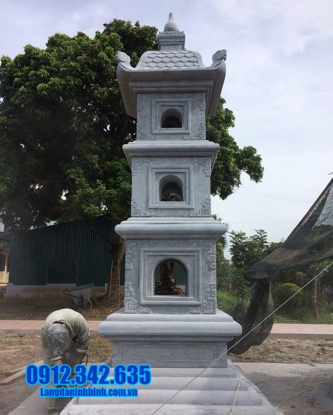 mộ tháp bằng đá tại Quảng Nam