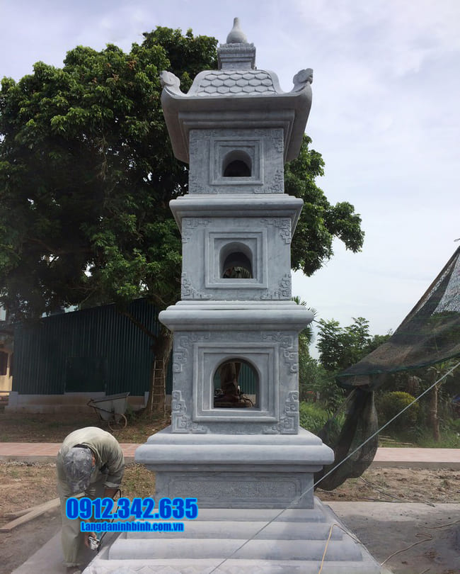 mộ đá hình tháp tại Quảng Ngãi