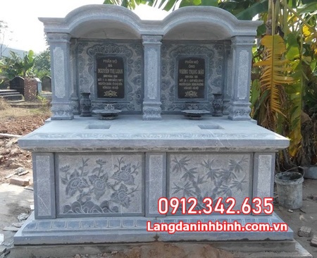 mộ đôi bằng đá tại Ninh Thuận