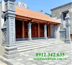 Ý nghĩa của cột đá nhà thờ họ