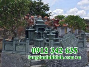 Mẫu khu lăng mộ đá xanh rêu Thanh Hóa đẹp