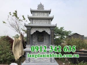 Miếu thờ thần linh bằng đá tự nhiên
